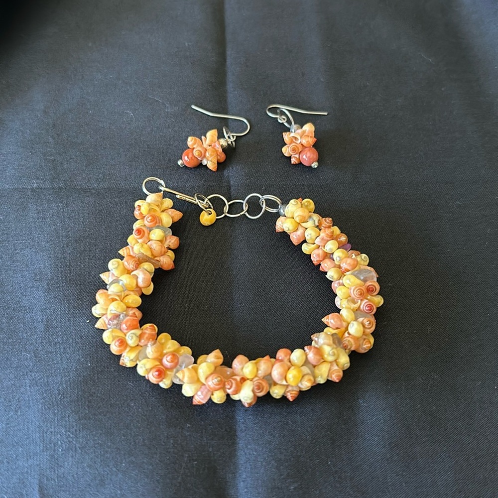 Niihau Shell Bracelet and Earrings